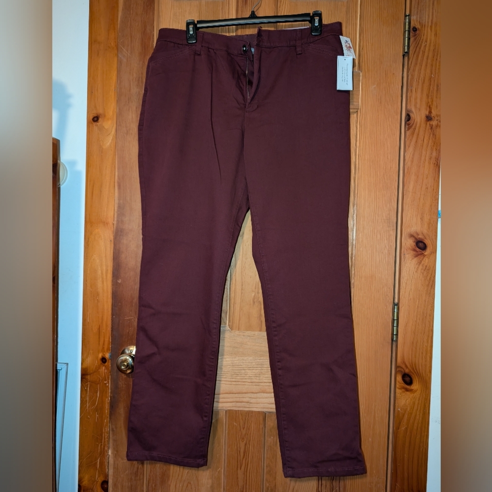 Signature slimming by cj banks, 18W tall